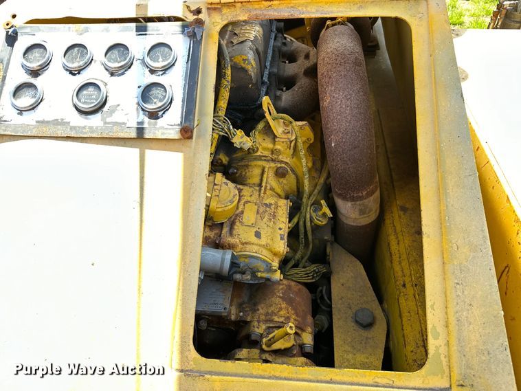 image for item OM9992 1981 P&H  Omega 20 crane