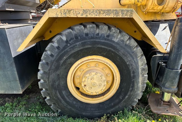 image for item OM9992 1981 P&H  Omega 20 crane