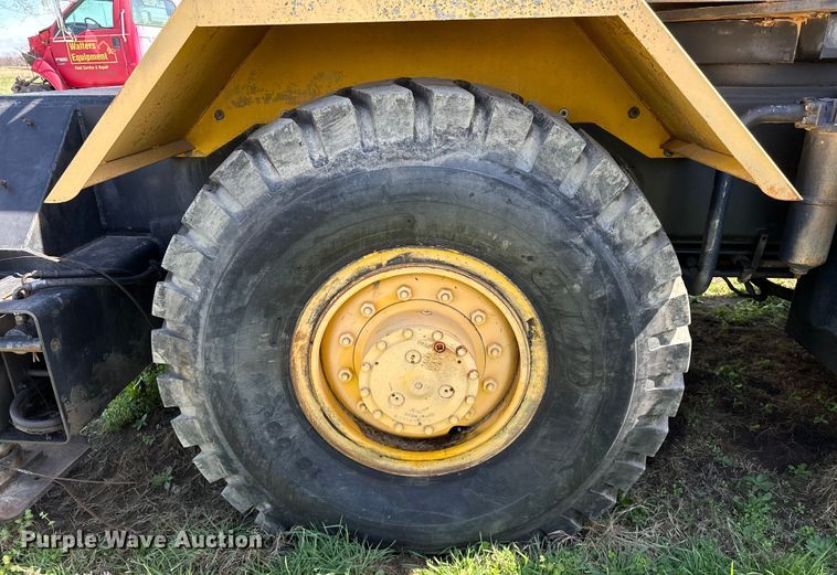 image for item OM9992 1981 P&H  Omega 20 crane