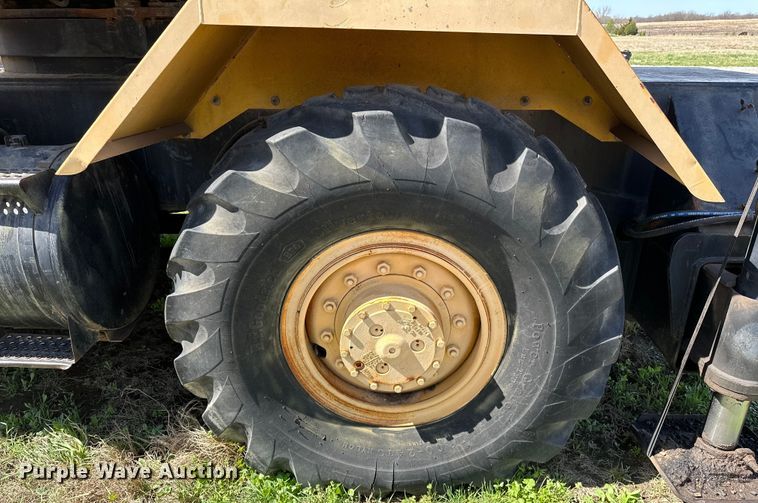 image for item OM9992 1981 P&H  Omega 20 crane