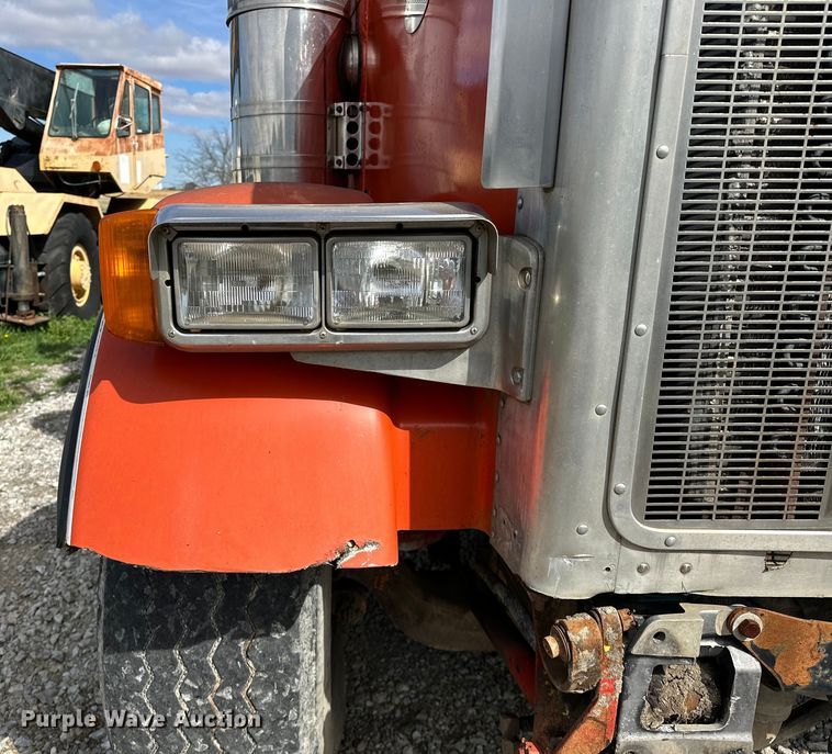 image for item OM9996 1996 Peterbilt  357 dump truck