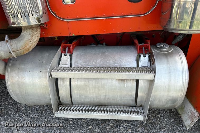 image for item OM9996 1996 Peterbilt  357 dump truck