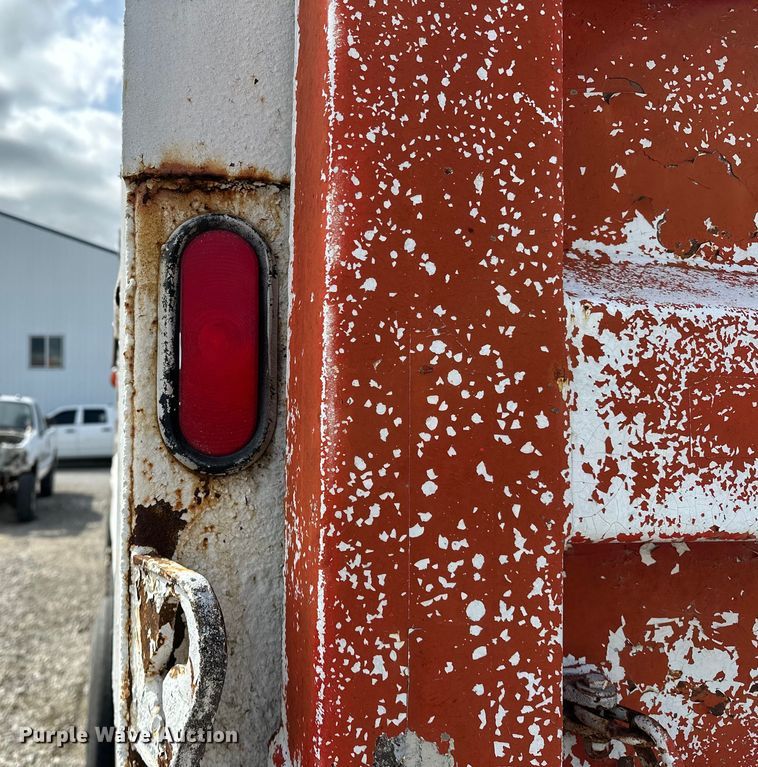 image for item OM9996 1996 Peterbilt  357 dump truck