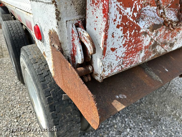 image for item OM9996 1996 Peterbilt  357 dump truck