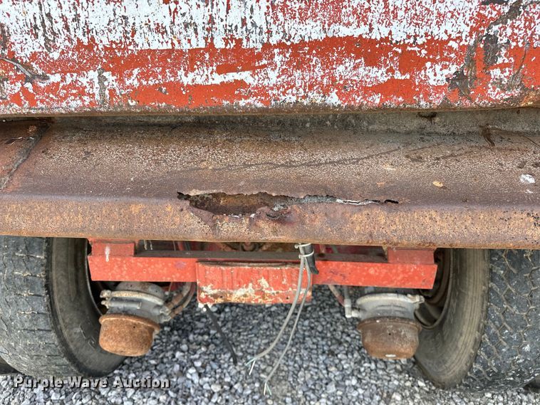 image for item OM9996 1996 Peterbilt  357 dump truck