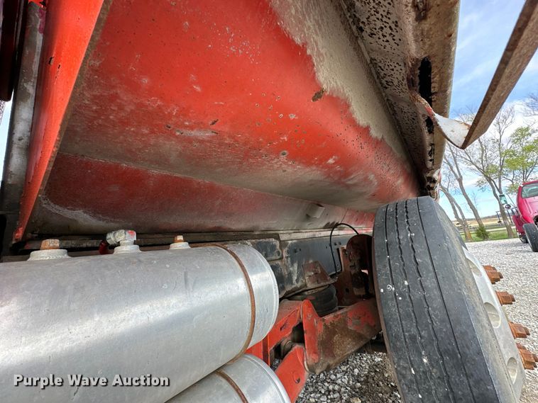 image for item OM9996 1996 Peterbilt  357 dump truck