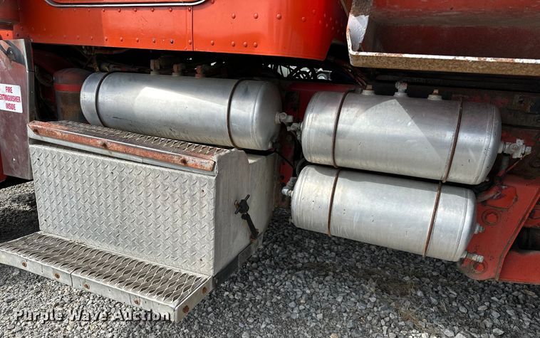 image for item OM9996 1996 Peterbilt  357 dump truck