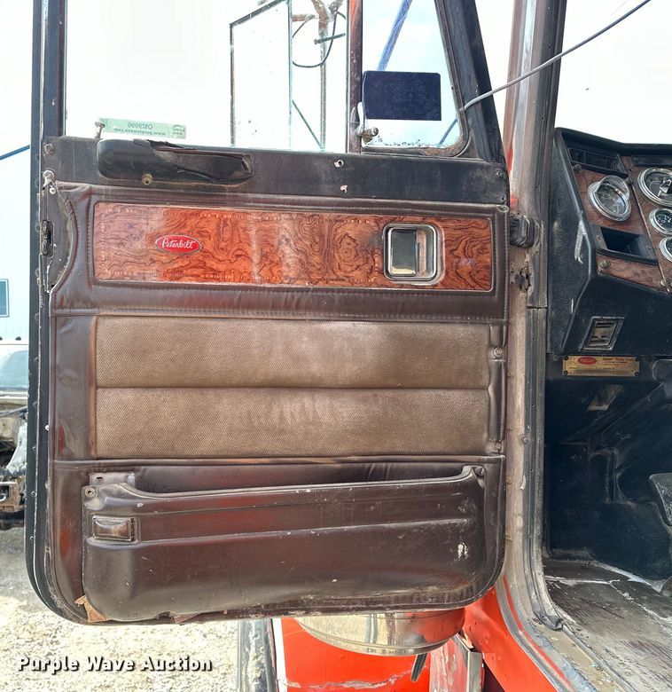 image for item OM9996 1996 Peterbilt  357 dump truck