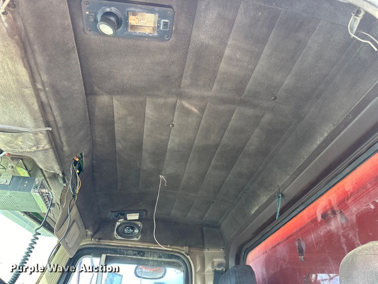 image for item OM9996 1996 Peterbilt  357 dump truck