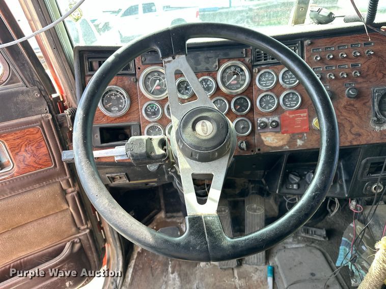 image for item OM9996 1996 Peterbilt  357 dump truck