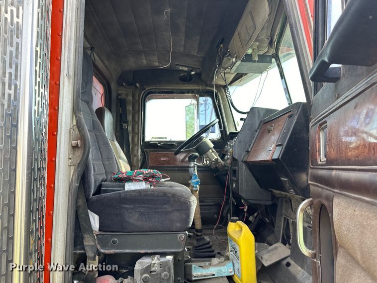 image for item OM9996 1996 Peterbilt  357 dump truck