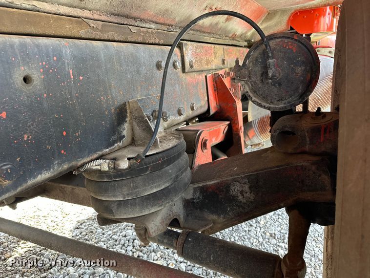 image for item OM9996 1996 Peterbilt  357 dump truck