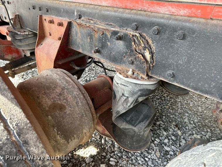 image for item OM9996 1996 Peterbilt  357 dump truck