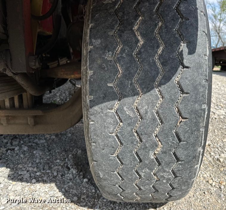 image for item OM9996 1996 Peterbilt  357 dump truck