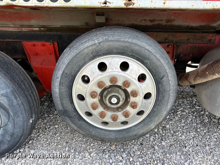 image for item OM9996 1996 Peterbilt  357 dump truck