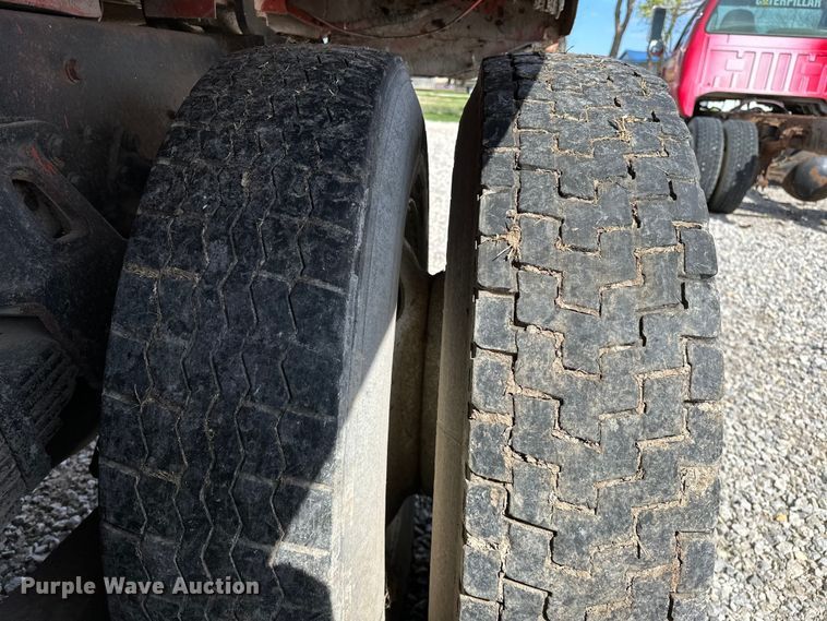 image for item OM9996 1996 Peterbilt  357 dump truck