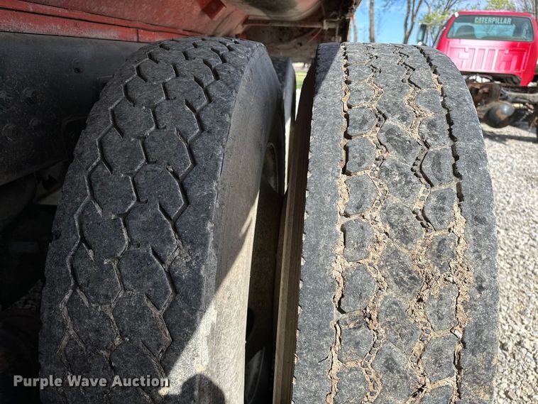 image for item OM9996 1996 Peterbilt  357 dump truck