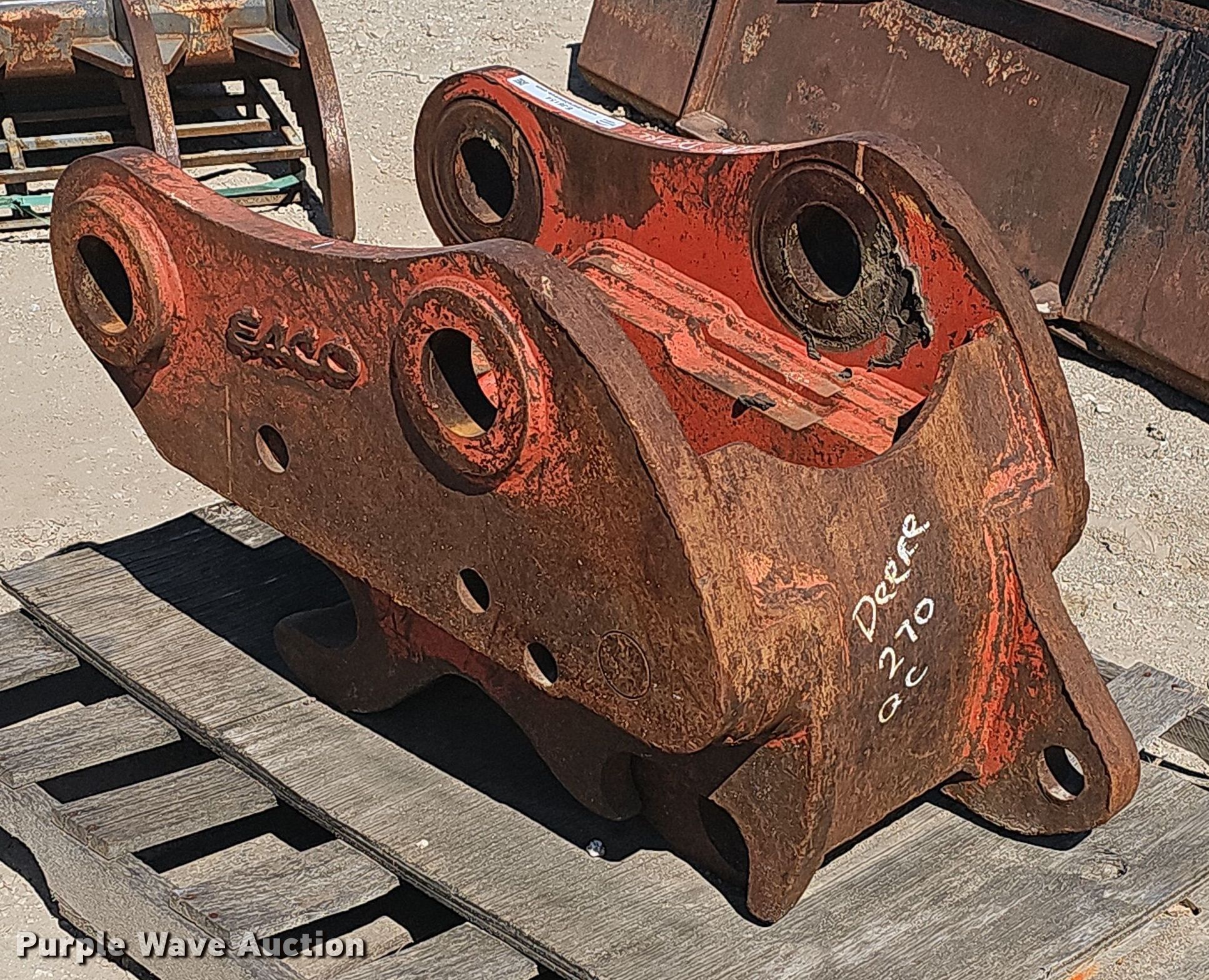 Esco quick coupler in Walnut Grove, MO Item EJ6154 for sale Purple Wave