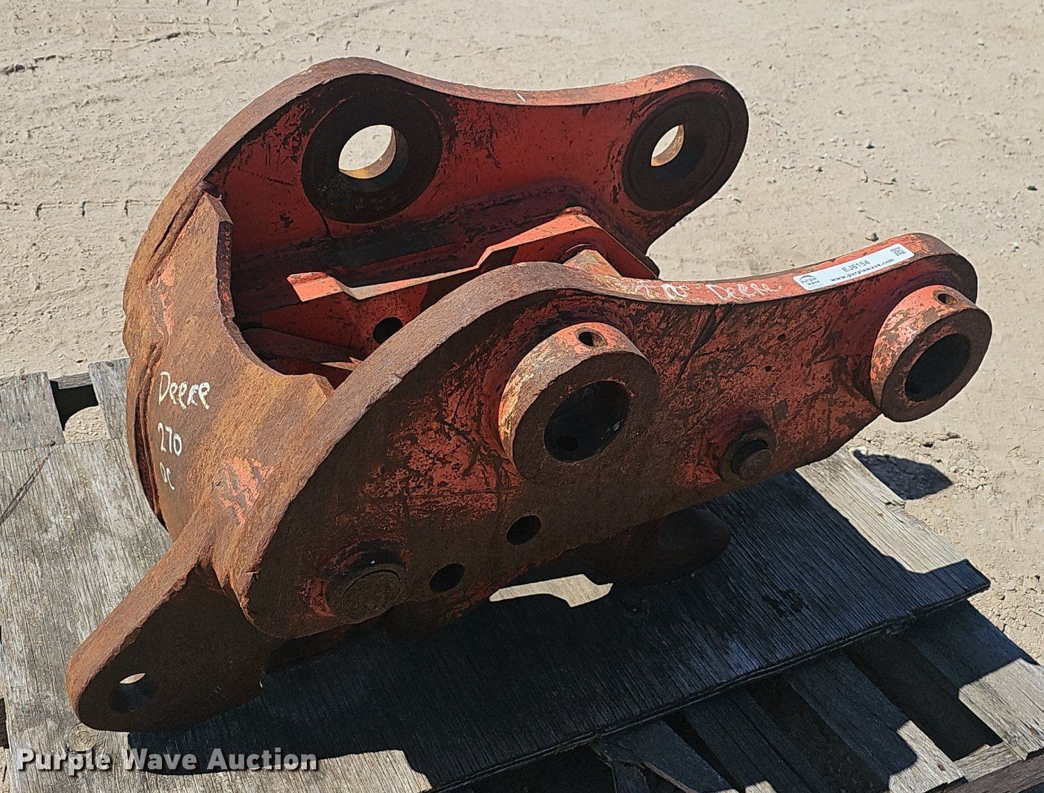 Esco quick coupler in Walnut Grove, MO Item EJ6154 for sale Purple Wave