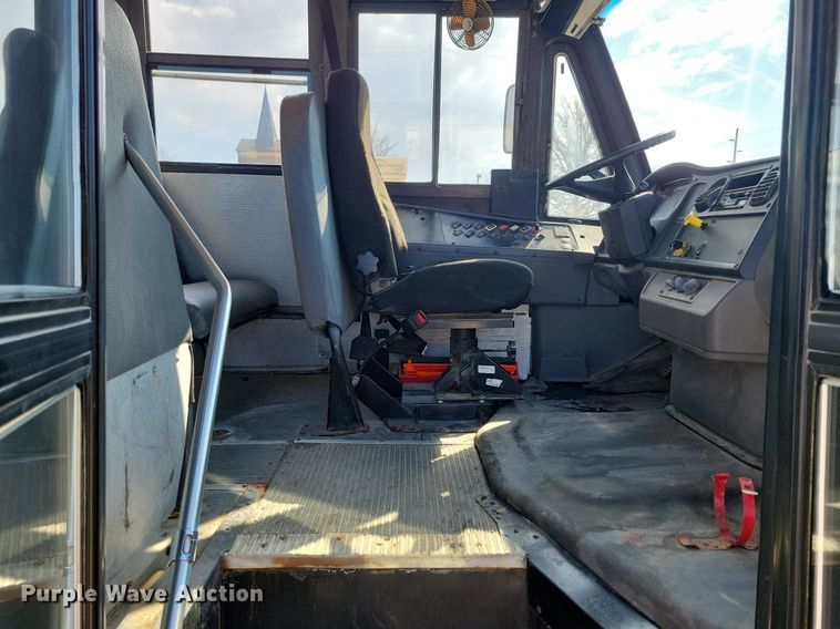 image for item DG0581 2007 Thomas Built school bus