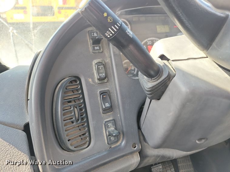 image for item DG0581 2007 Thomas Built school bus