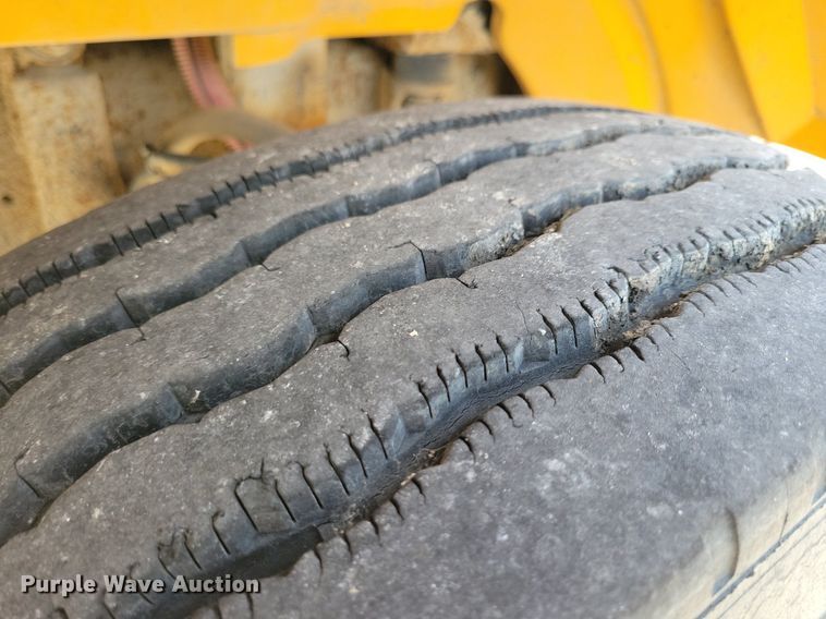 image for item DG0581 2007 Thomas Built school bus