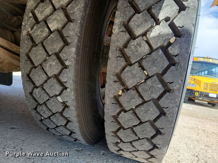 image for item DG0581 2007 Thomas Built school bus