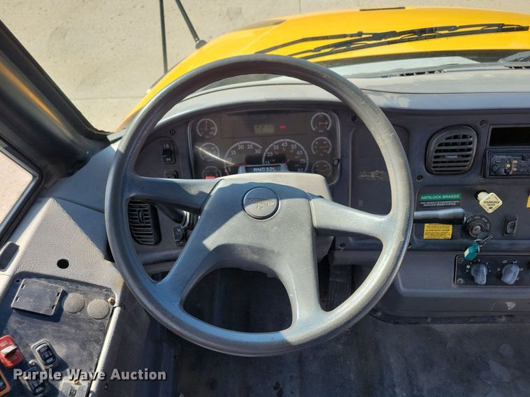 image for item DG0582 2007 Thomas Built school bus