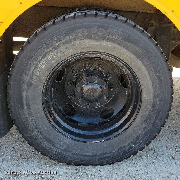 image for item DG0582 2007 Thomas Built school bus