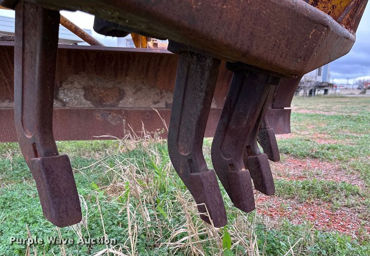 image for item DG4305 1963 Caterpillar  12E motor grader