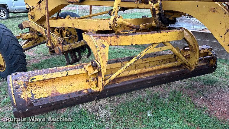 image for item DG4305 1963 Caterpillar  12E motor grader
