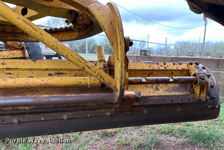 image for item DG4305 1963 Caterpillar  12E motor grader