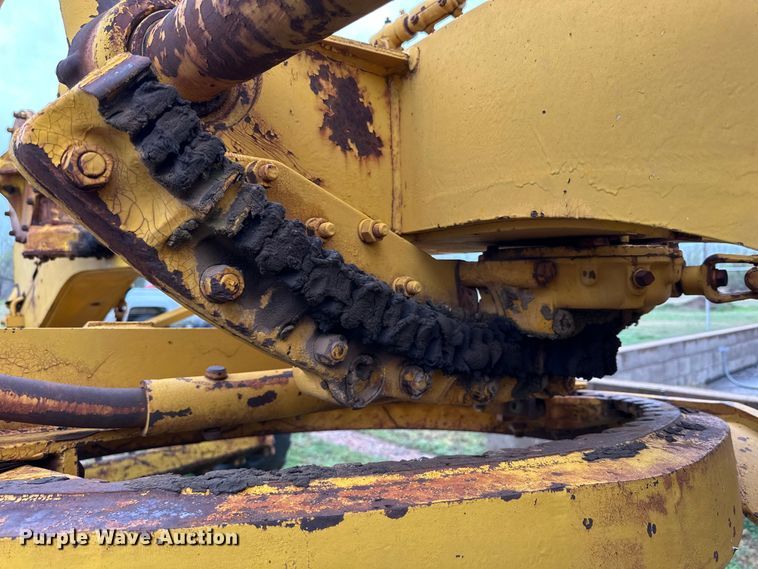 image for item DG4305 1963 Caterpillar  12E motor grader