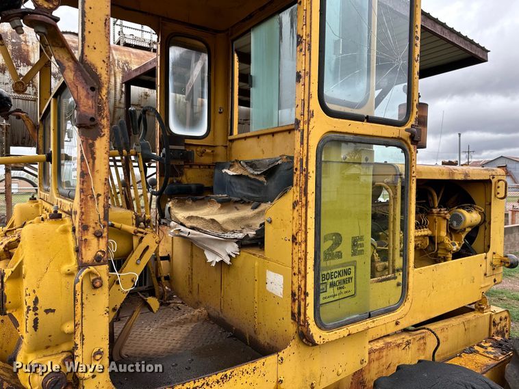 image for item DG4305 1963 Caterpillar  12E motor grader