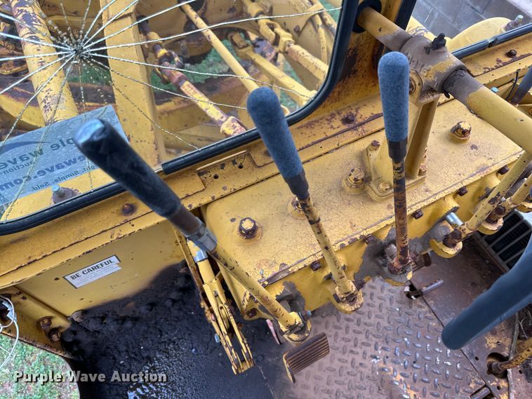 image for item DG4305 1963 Caterpillar  12E motor grader