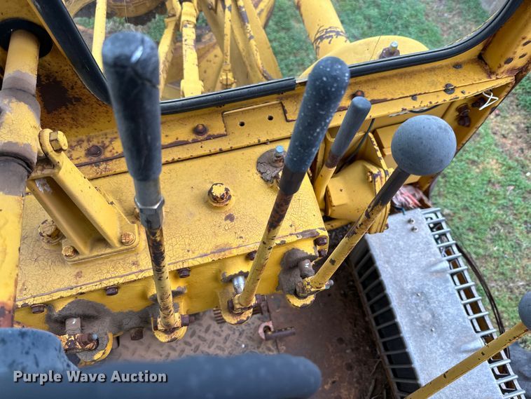 image for item DG4305 1963 Caterpillar  12E motor grader