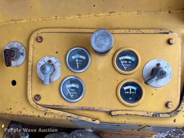 image for item DG4305 1963 Caterpillar  12E motor grader