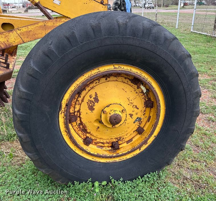 image for item DG4305 1963 Caterpillar  12E motor grader