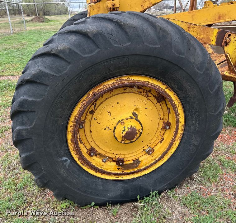 image for item DG4305 1963 Caterpillar  12E motor grader