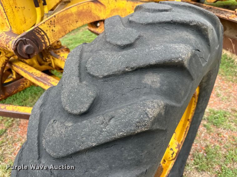 image for item DG4305 1963 Caterpillar  12E motor grader