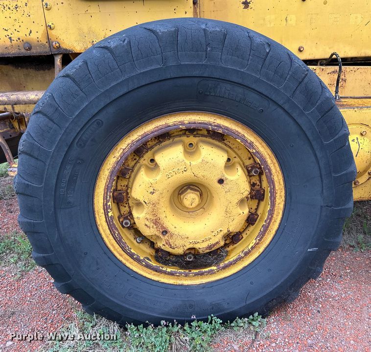 image for item DG4305 1963 Caterpillar  12E motor grader