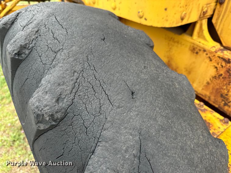 image for item DG4305 1963 Caterpillar  12E motor grader