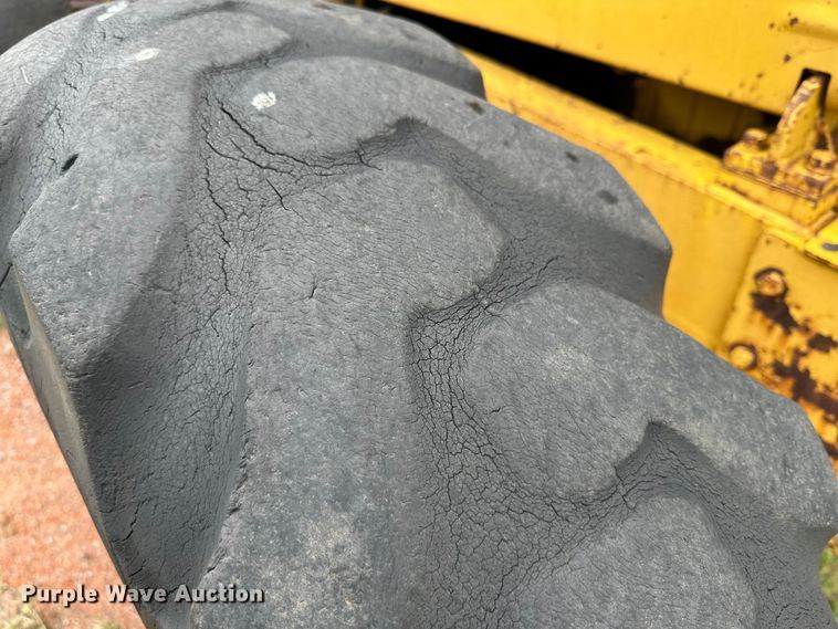 image for item DG4305 1963 Caterpillar  12E motor grader