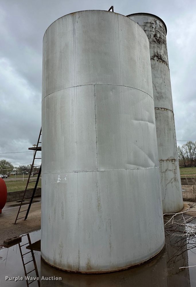 image for item DG4307 (3) Butler fuel tanks