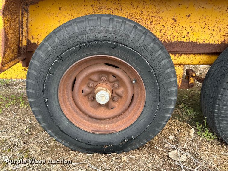 image for item DG4308 1971 Equipment trailer