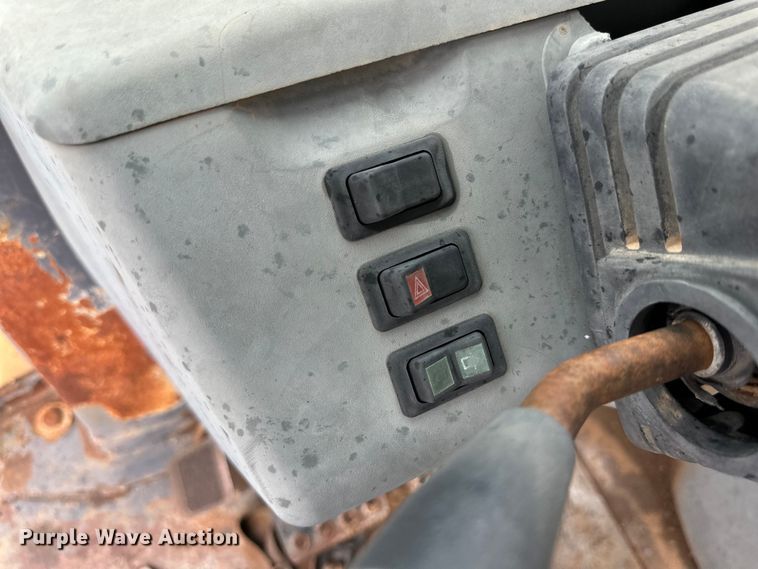 image for item DG4309 1996 Case 580L backhoe