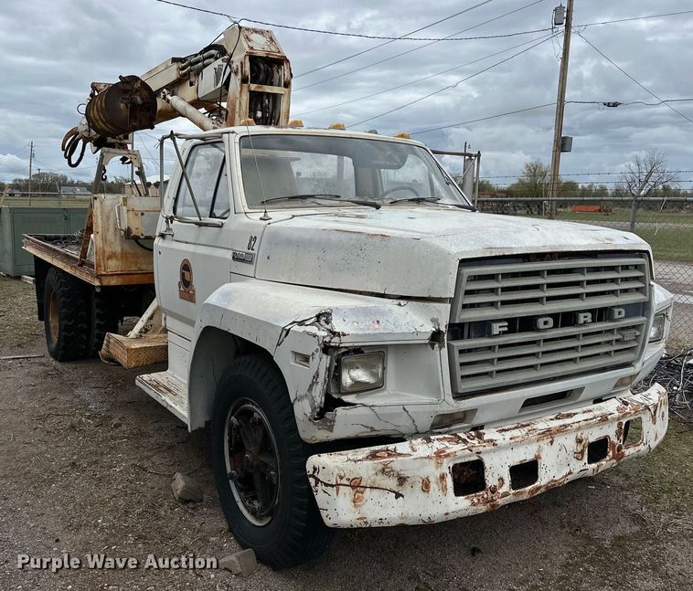 image for item DG4311 1982 Ford F603 digger derrick truck