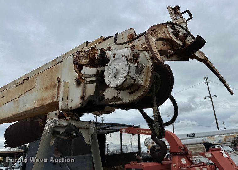 image for item DG4311 1982 Ford F603 digger derrick truck