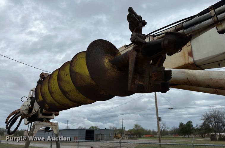 image for item DG4311 1982 Ford F603 digger derrick truck