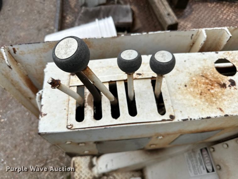 image for item DG4311 1982 Ford F603 digger derrick truck